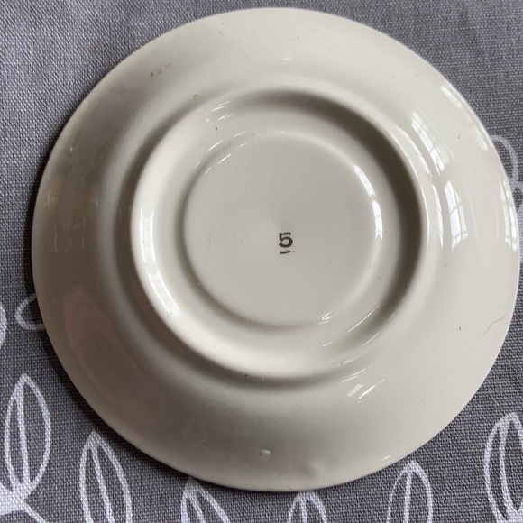 VINTAGE Mini Floral Gold Trim Tea cup and saucer - Picture 3 of 9